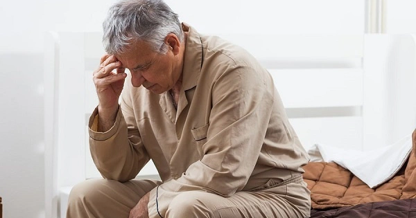 Tại sao càng lớn càng ngủ ít