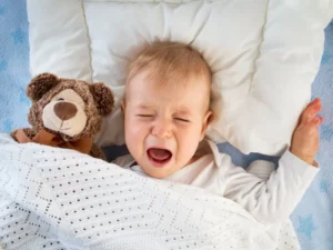 bé trần trọc khó ngủ thiếu chất gì